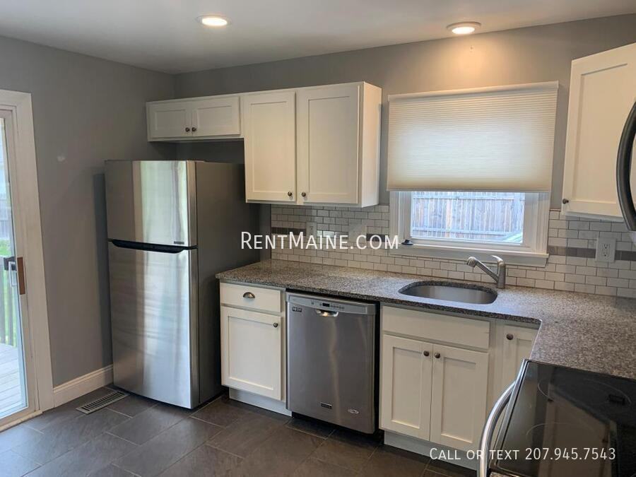 173 Parkway N - Photo 3 of 22