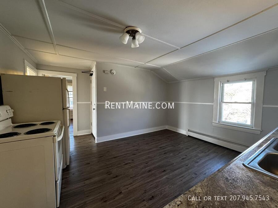 131 College Ave #5 - Photo 3 of 10