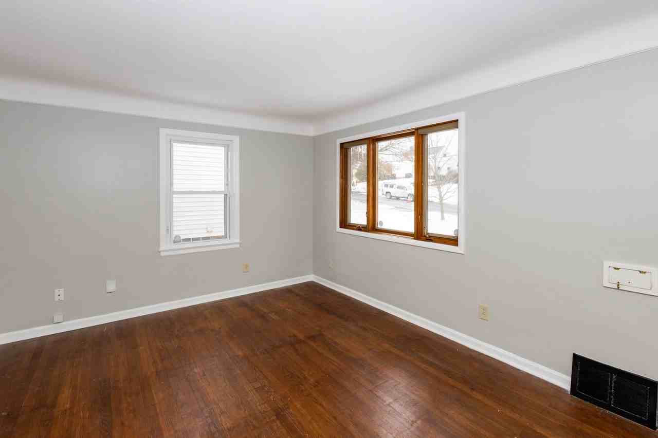 5048 Claremont Blvd - Photo 3 of 21