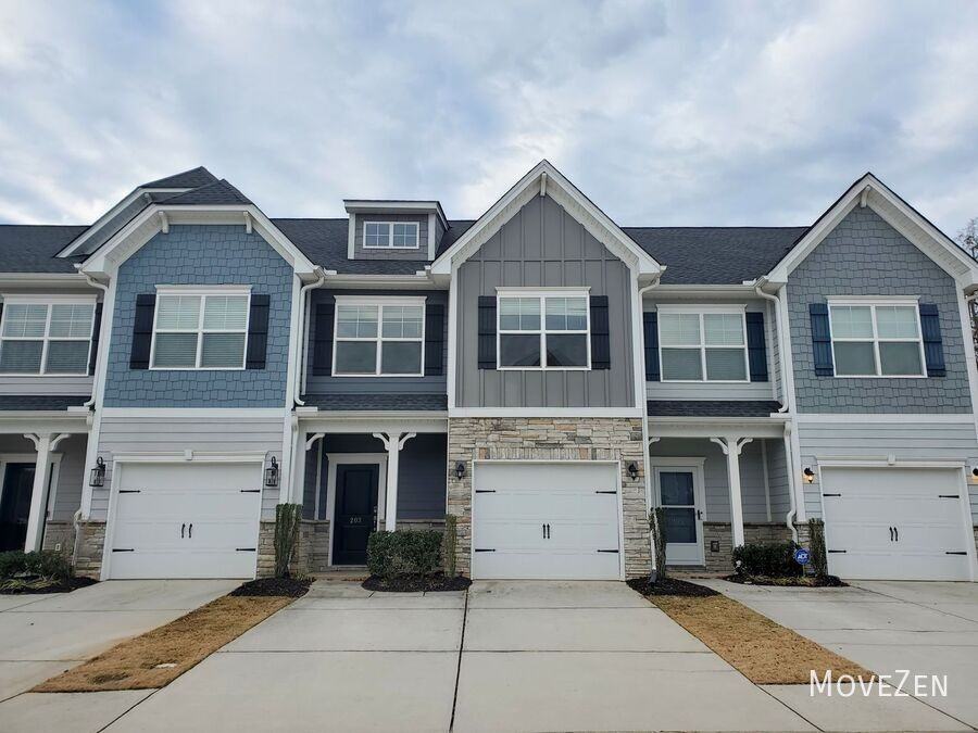 203 Hartland Pl - Photo 7 of 40