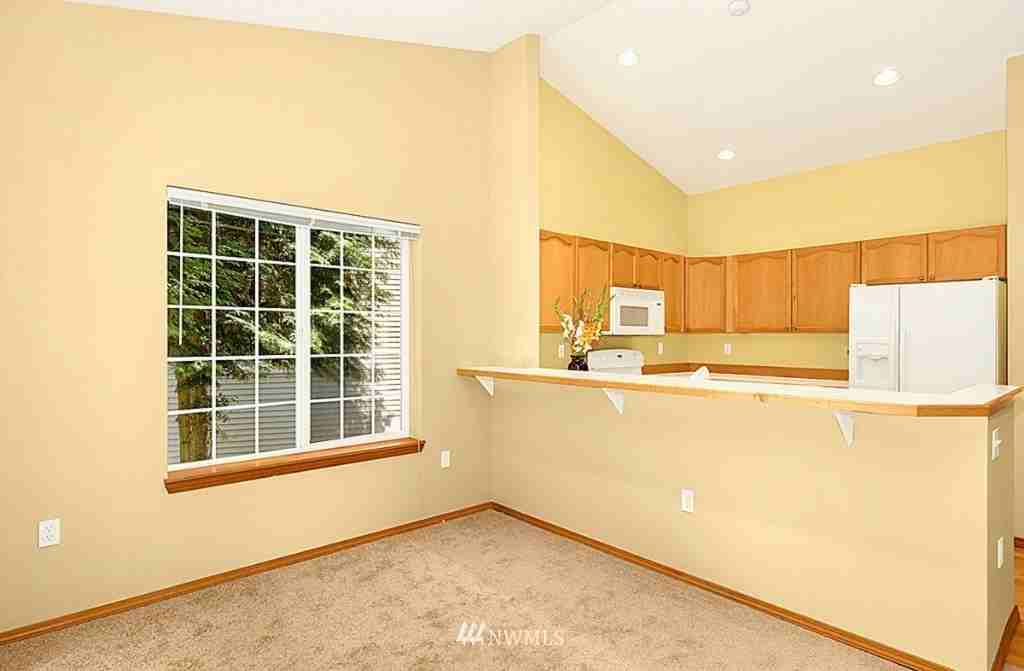 18641 Ne 55th Way - Photo 5 of 22