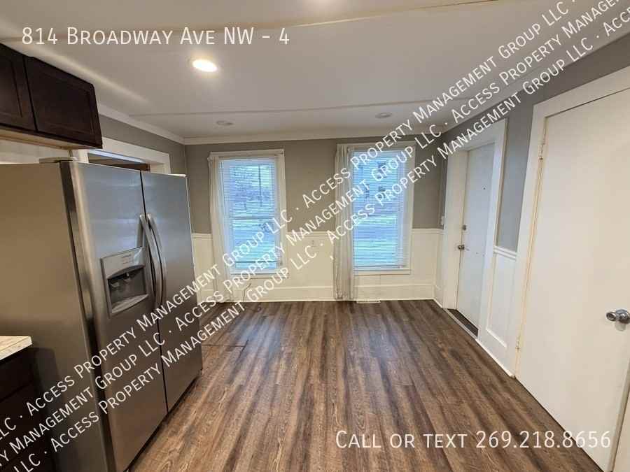 814 Broadway Ave Nw #4 - Photo 4 of 15
