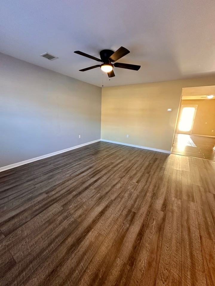 2086 Market Street Ext - Photo 3 of 13