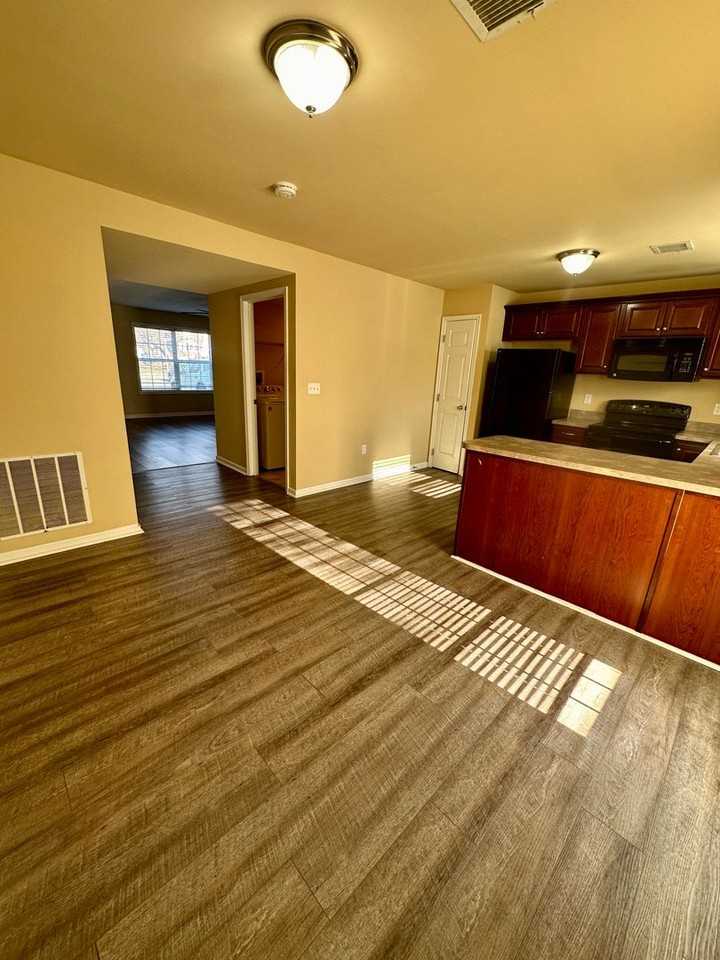 2086 Market Street Ext - Photo 7 of 13