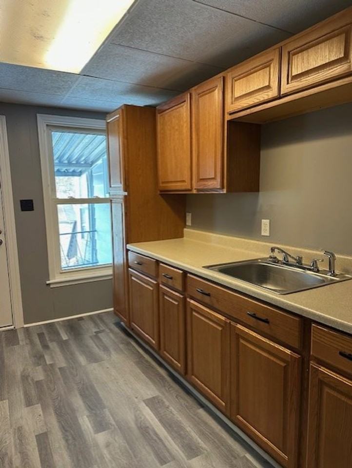 441 Catherine St - Photo 5 of 14