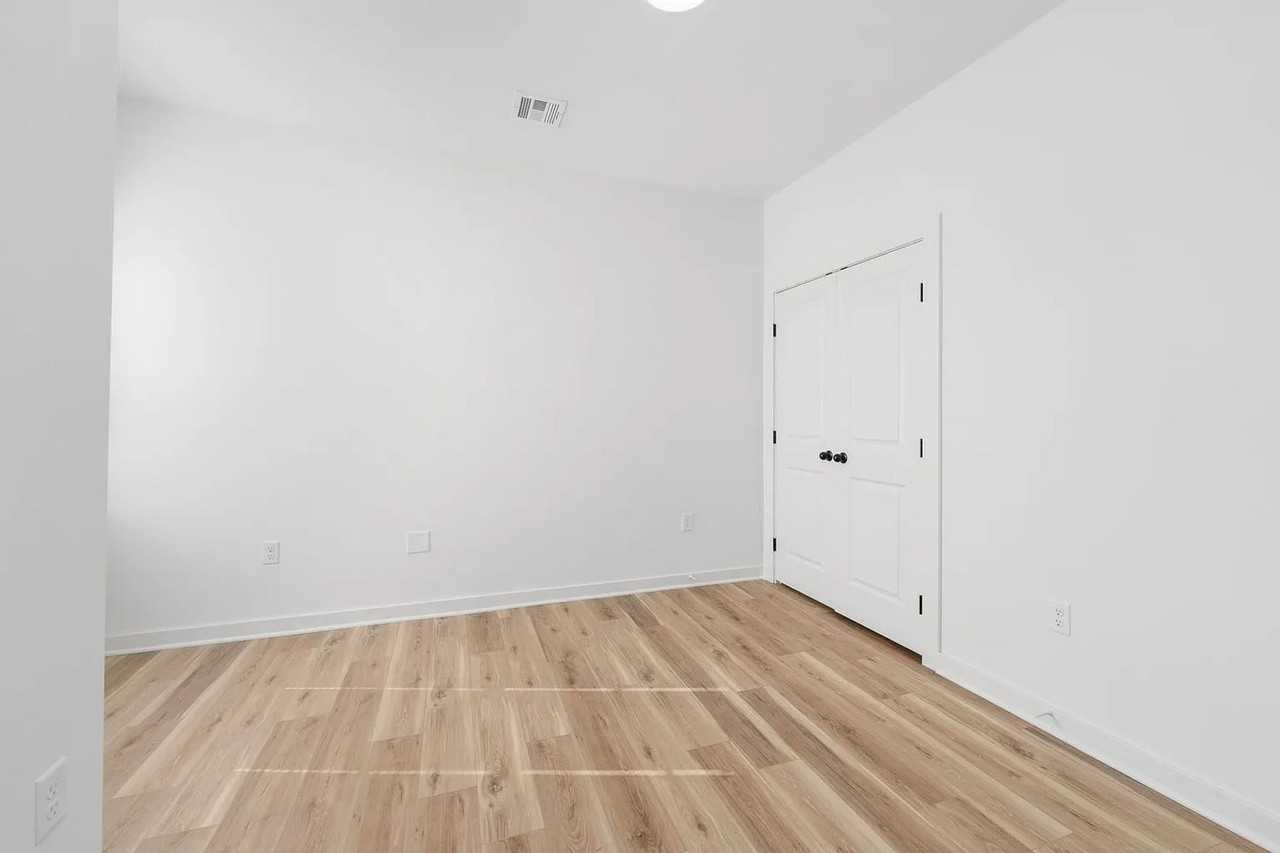 2331 S Spring Hill Ct - Photo 3 of 25