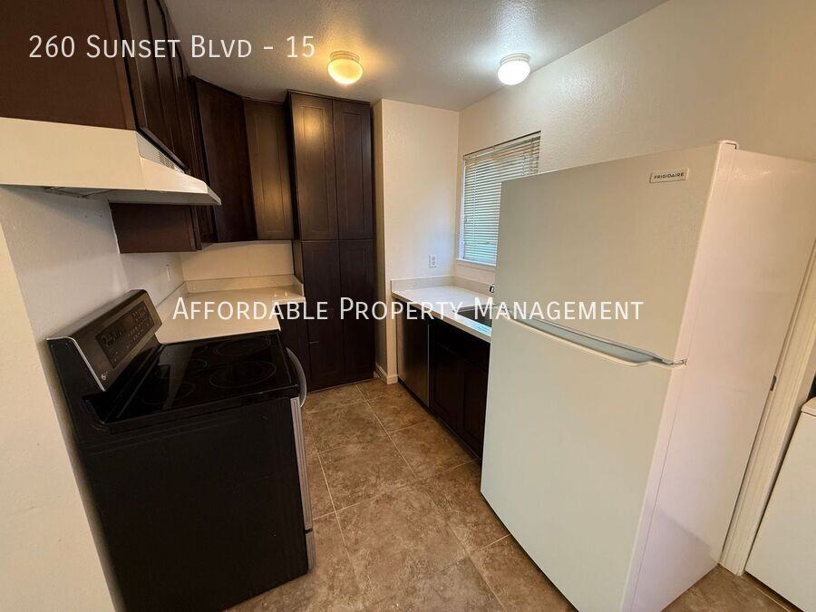 260 Sunset Blvd #15 - Photo 7 of 21