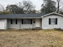 featured image of 1126 Barbara Ann Dr