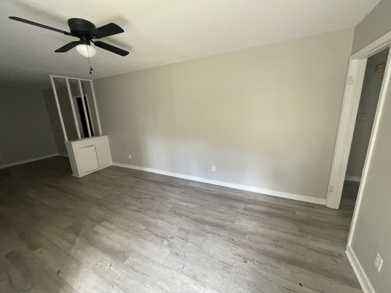 1126 Barbara Ann Dr - Photo 2 of 8