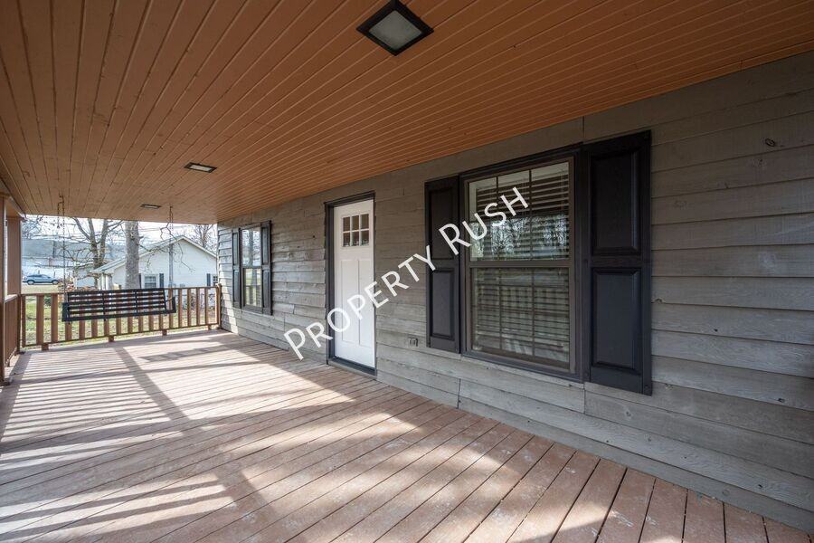 8229 Patterson Rd - Photo 7 of 35