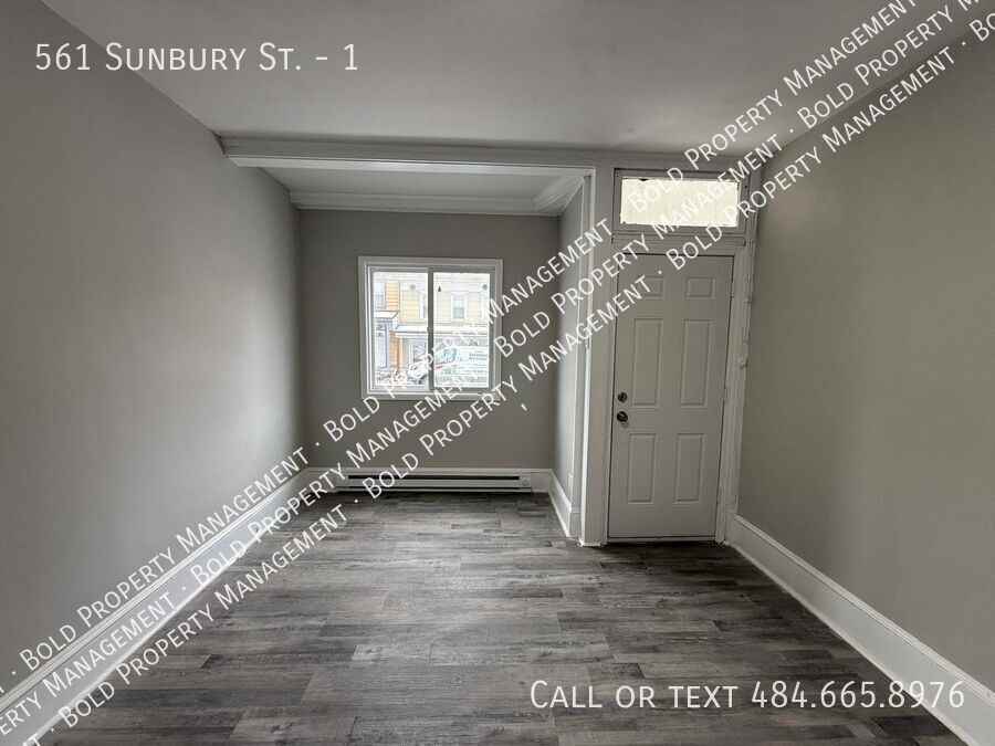 561 Sunbury St #1 - Photo 4 of 7