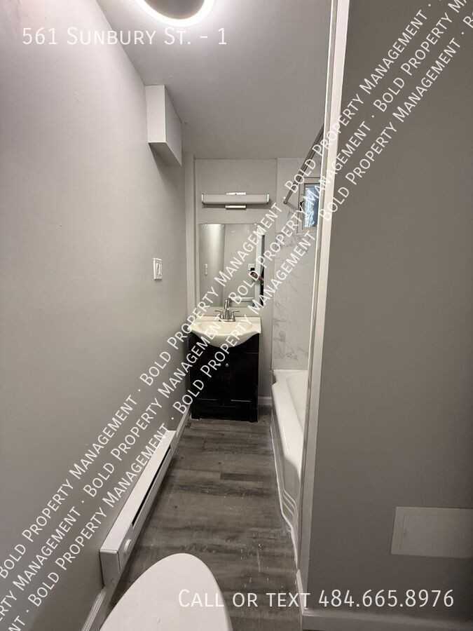 561 Sunbury St #1 - Photo 6 of 7