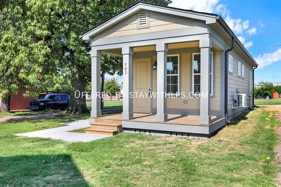 703 N 3rd St - Photo 2 of 23