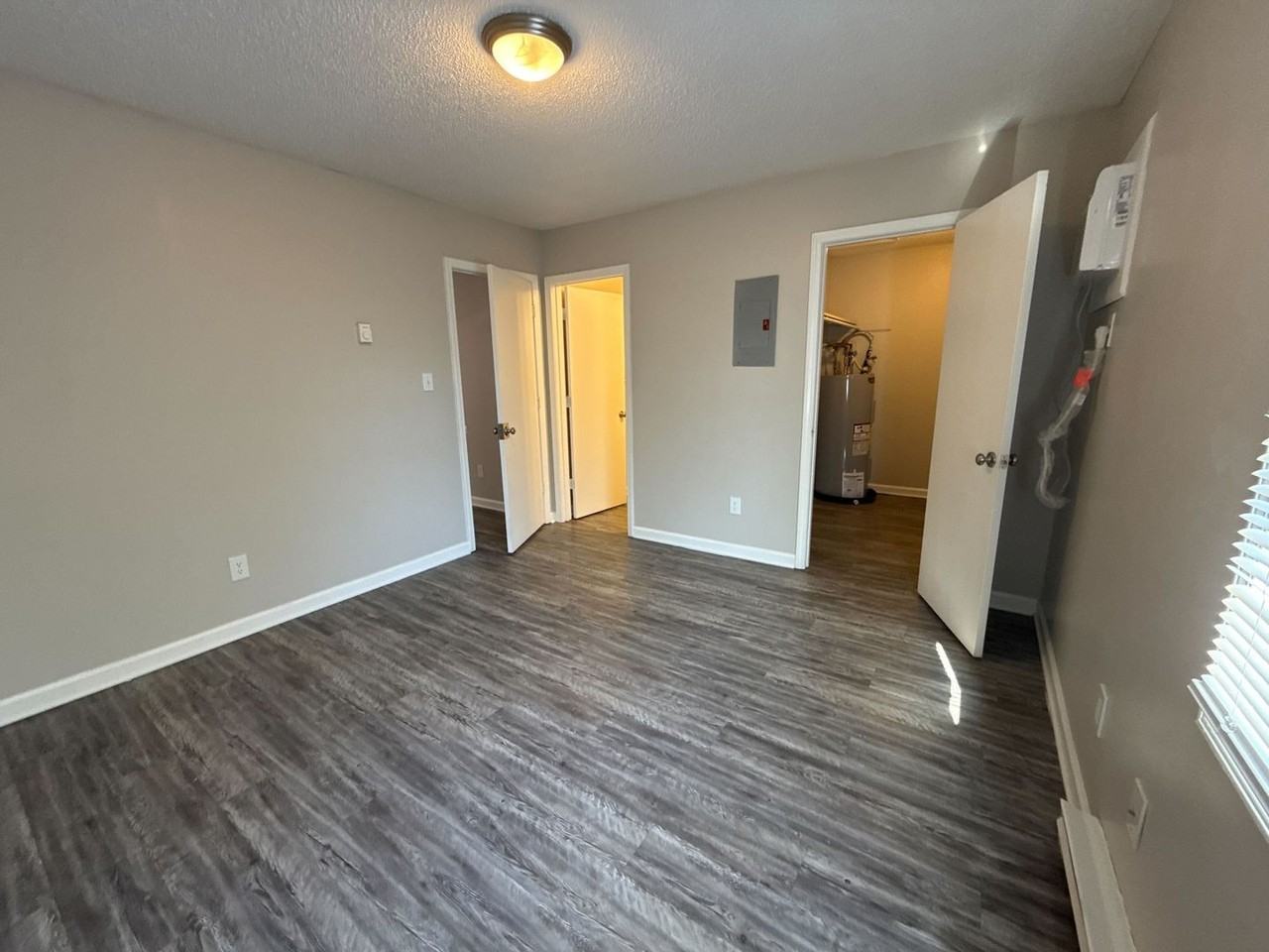 308 Jefferson St Apt J - Photo 4 of 13