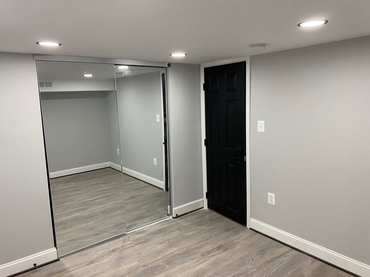 2848 Edgecombe Cir S - Photo 4 of 12