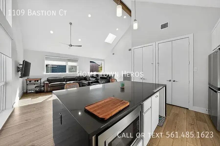 1109 Bastion Ct - Photo 4 of 29