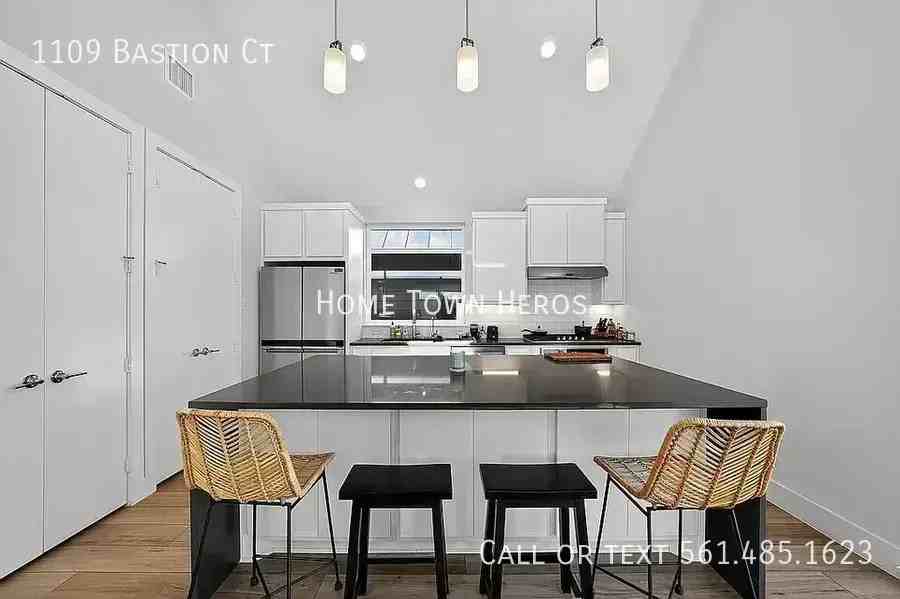 1109 Bastion Ct - Photo 7 of 29