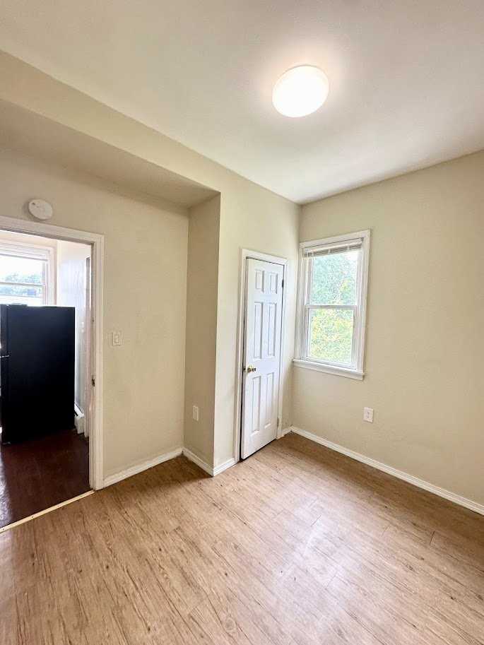 281 Ontario St #2 - Photo 7 of 16