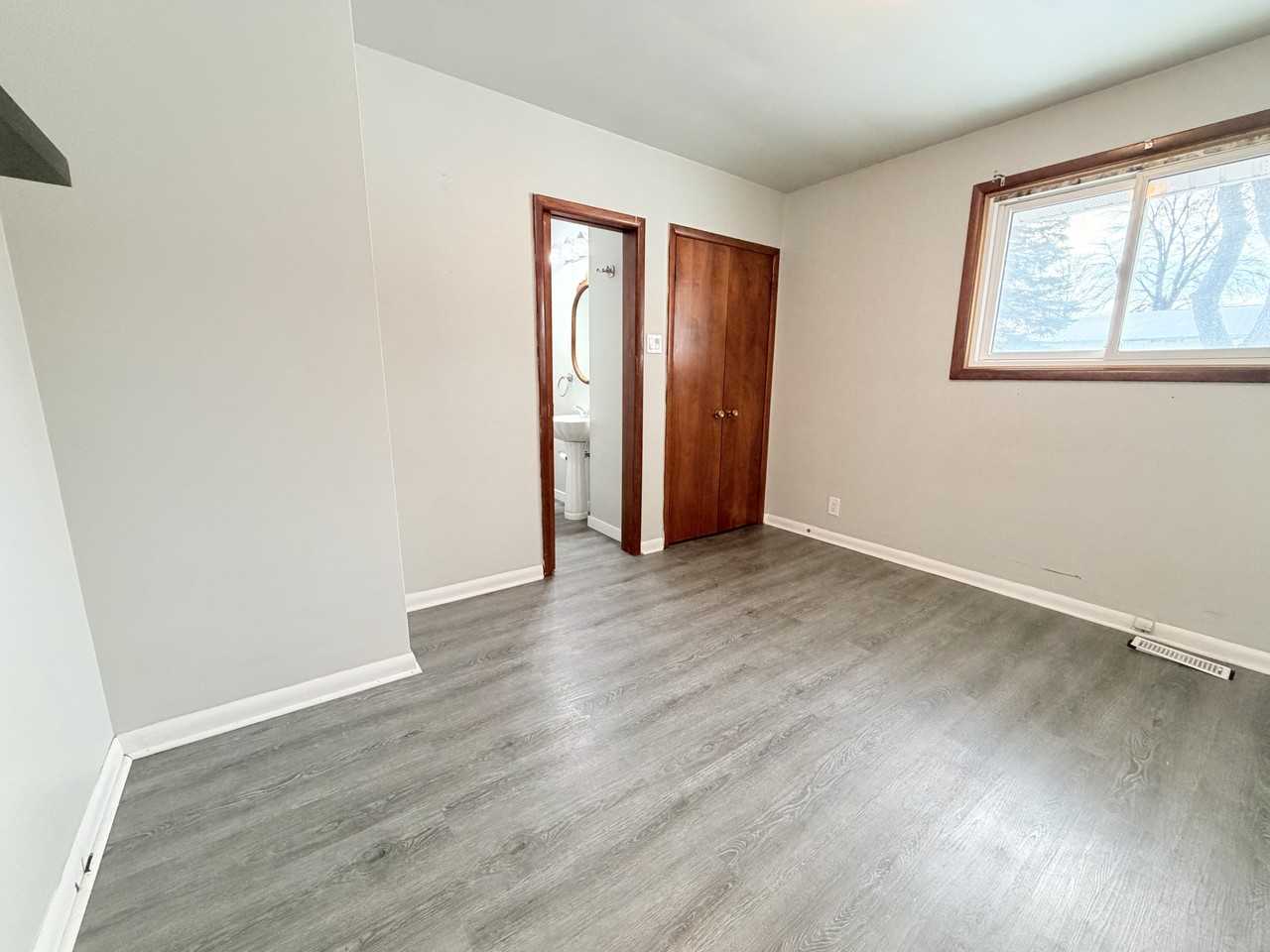 2139 London Line - Photo 5 of 13