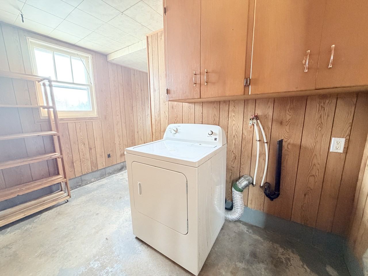 2139 London Line - Photo 7 of 13