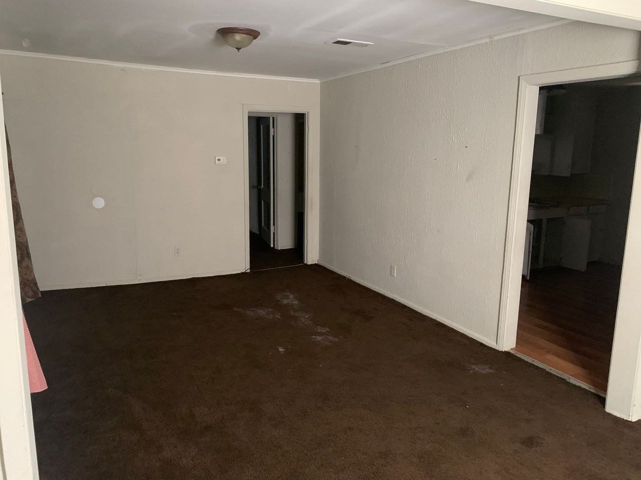 1447 Alma St - Photo 2 of 8