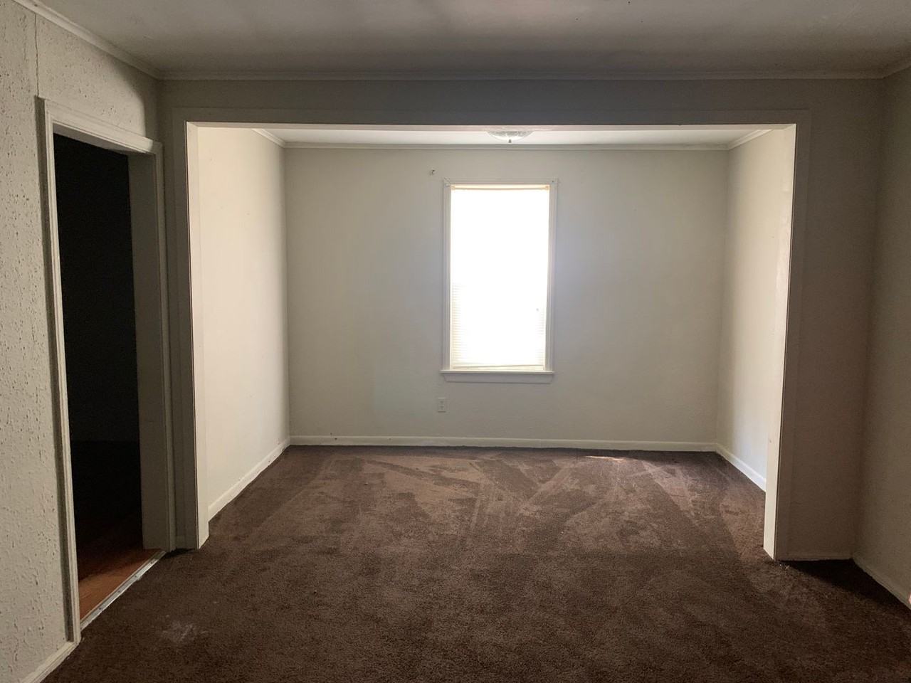 1447 Alma St - Photo 3 of 8