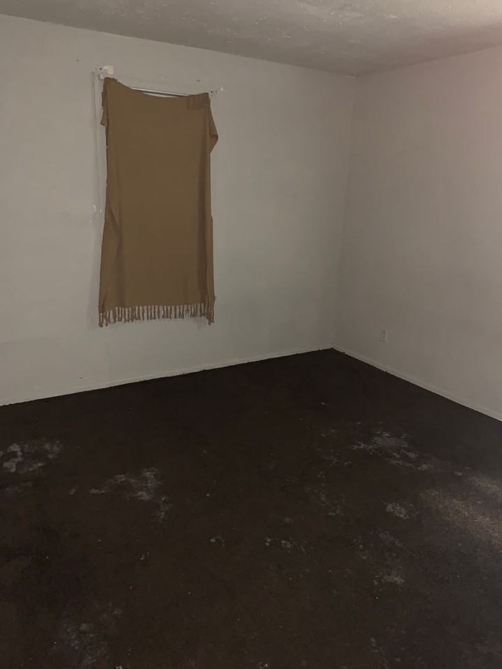 1447 Alma St - Photo 7 of 8