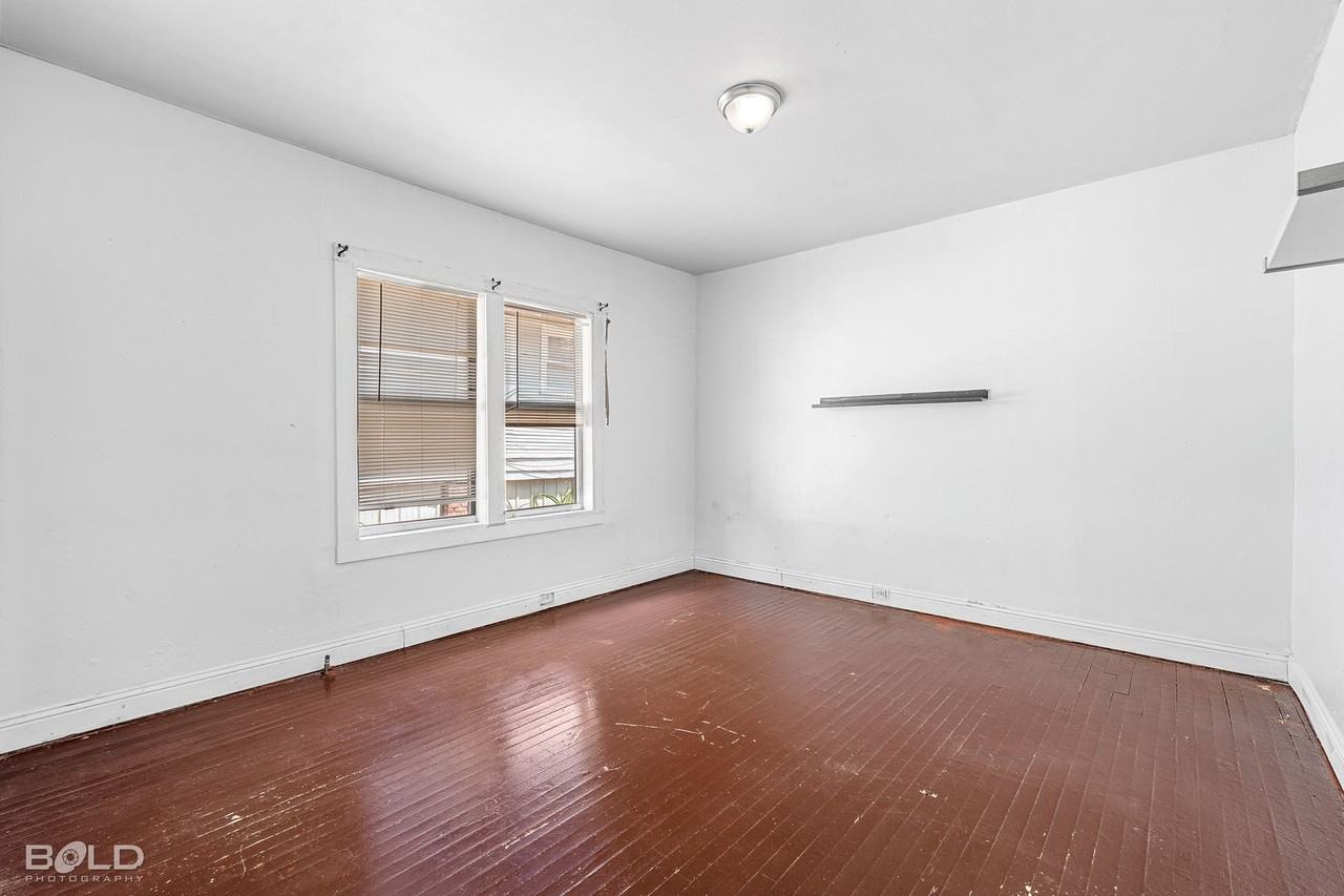 315 Robinson Pl - Photo 5 of 26