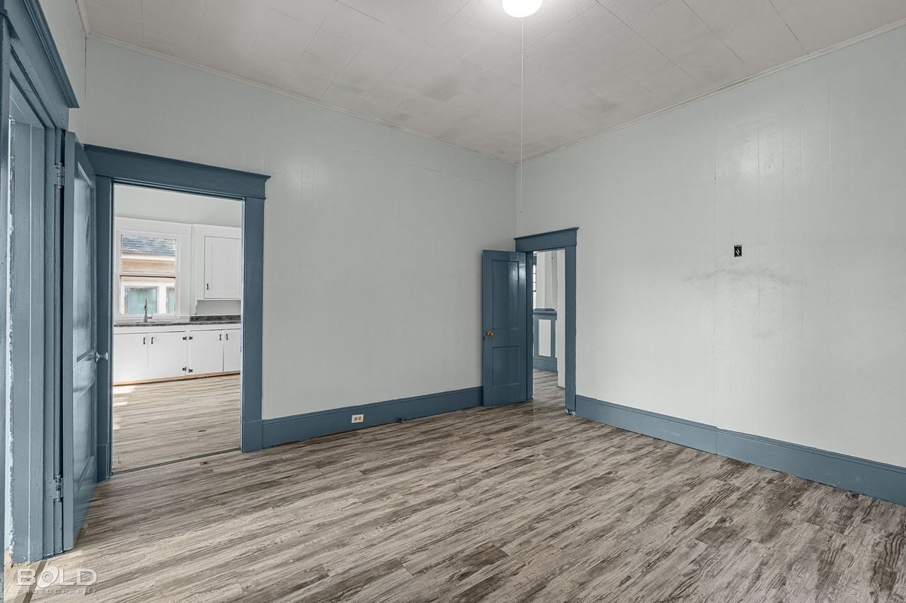 409 Merrick St - Photo 6 of 31