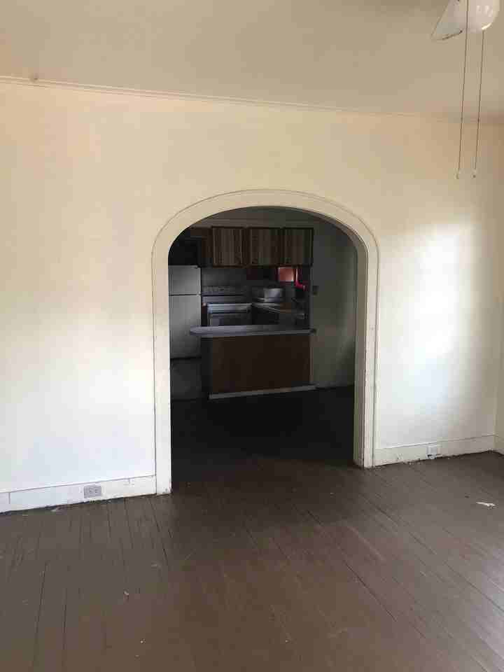 2957 Regent St - Photo 2 of 9