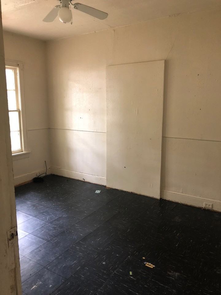 2957 Regent St - Photo 6 of 9