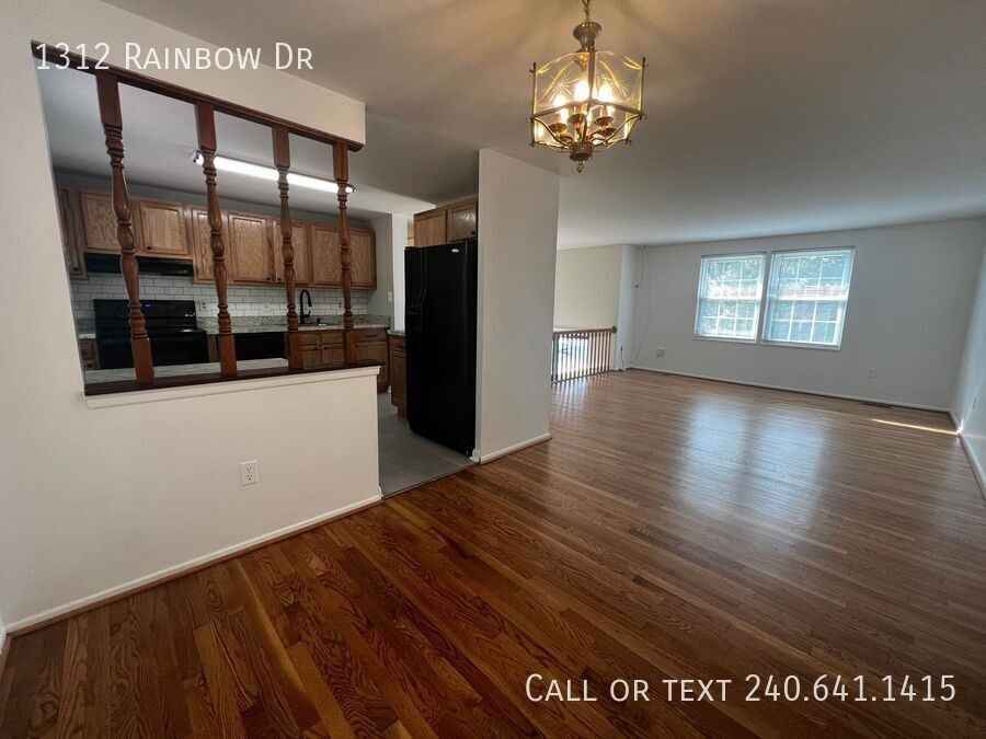 1312 Rainbow Dr - Photo 4 of 31