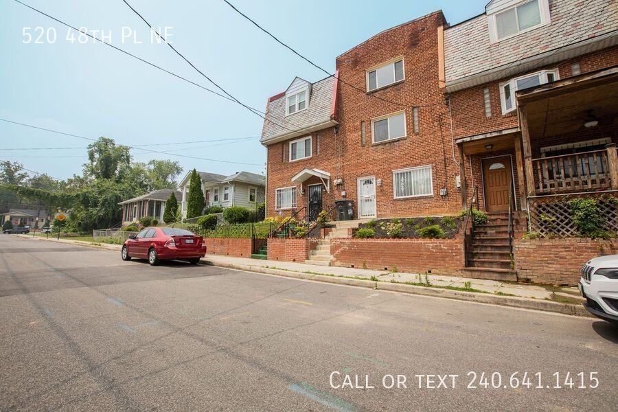 520 48th Pl Ne - Photo 2 of 28