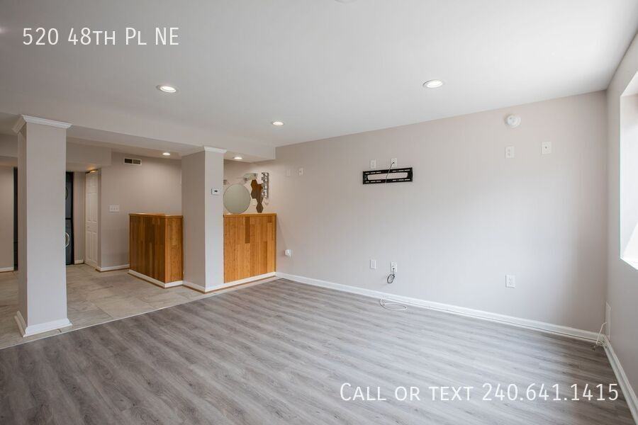 520 48th Pl Ne - Photo 3 of 28