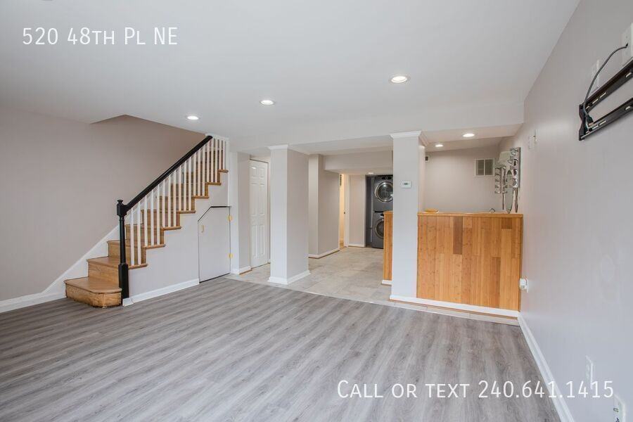 520 48th Pl Ne - Photo 4 of 28
