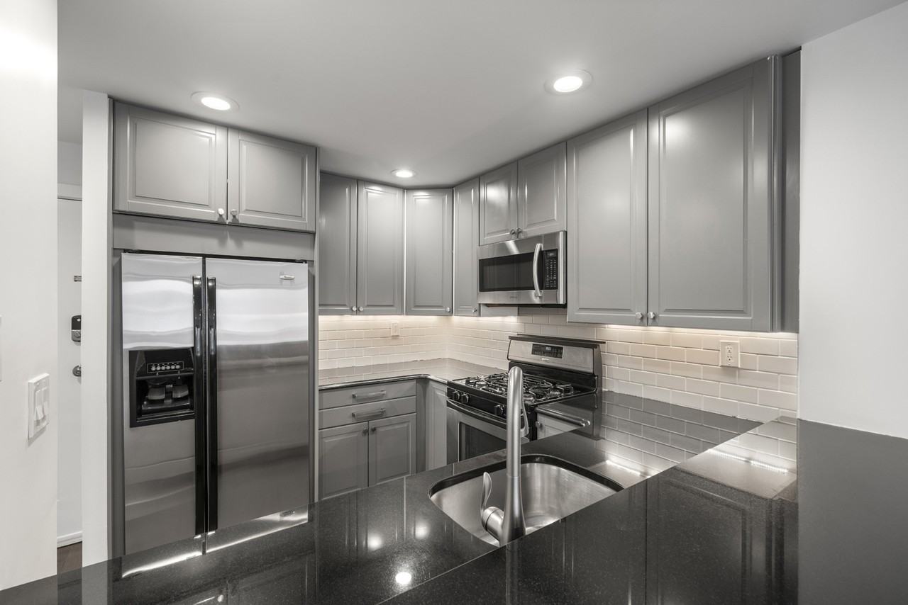 417 Ellery Ct #417 - Photo 4 of 27