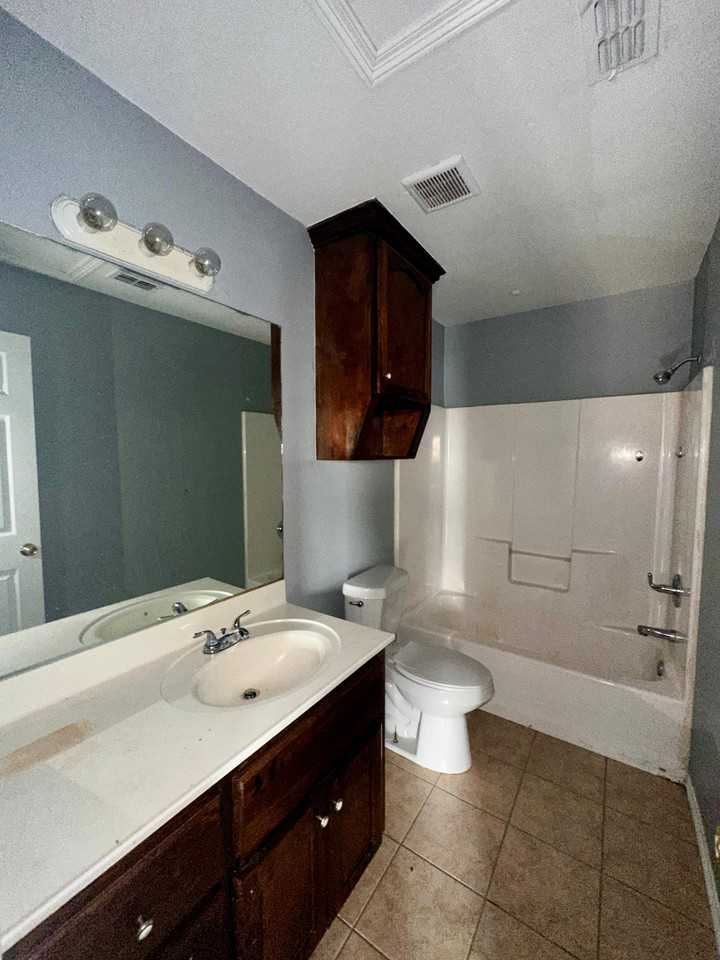 818 S Minnesota St #1 - Photo 7 of 10