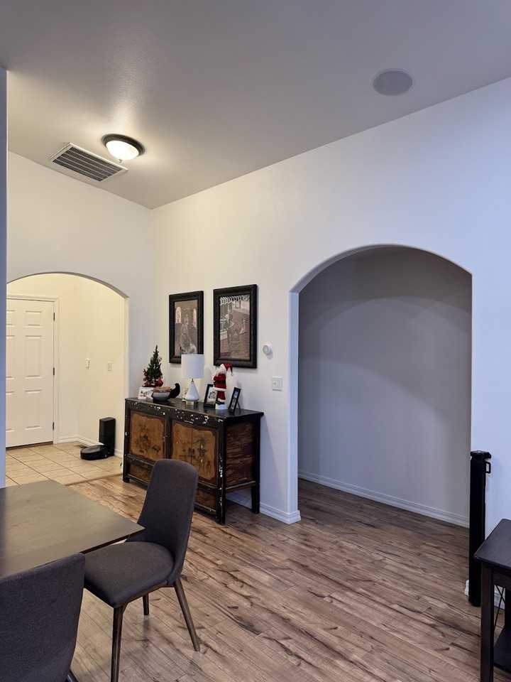 3042 Sw Indian Pl #NA - Photo 2 of 10