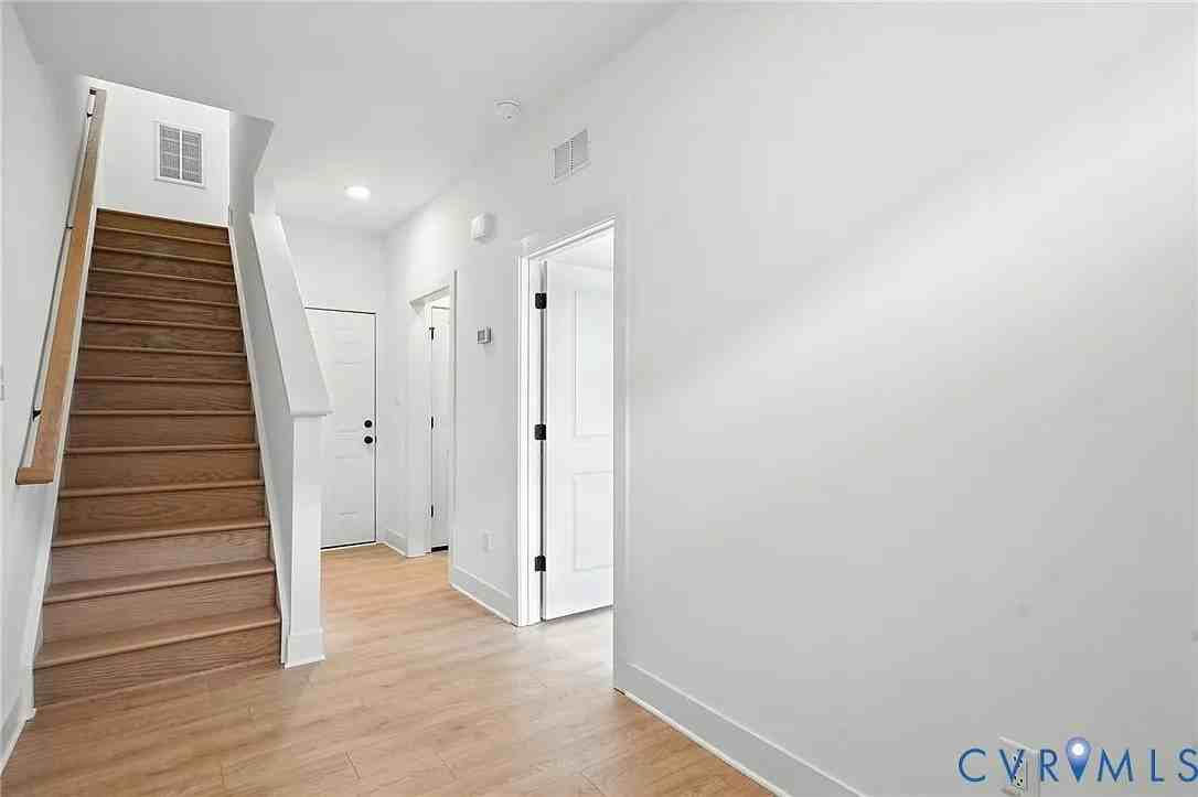 15315 Sunray Aly #1 - Photo 4 of 25