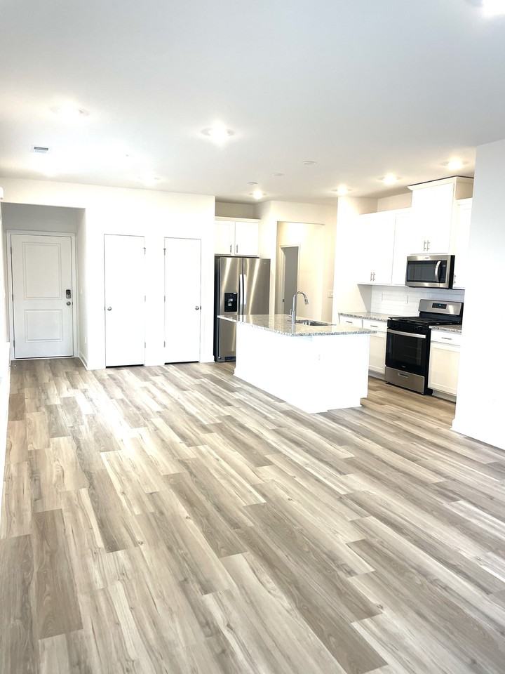 1073 Lauryn Oak Loop #NA - Photo 4 of 12