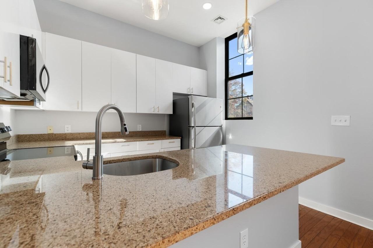 72 Ashland St #307 - Photo 7 of 24