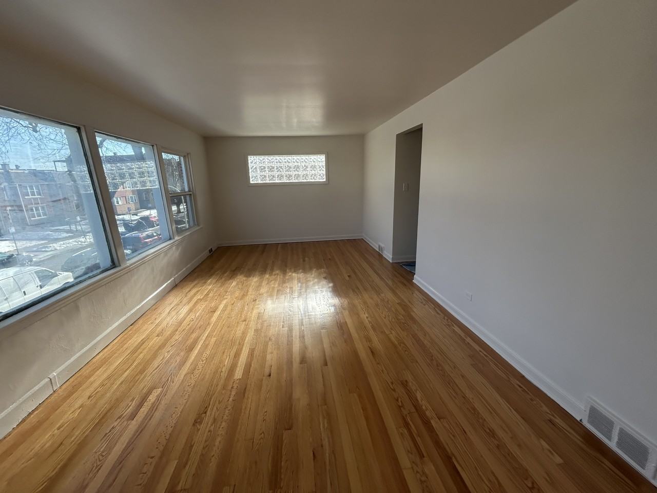 8816 S Blackstone Ave #2 - Photo 6 of 7