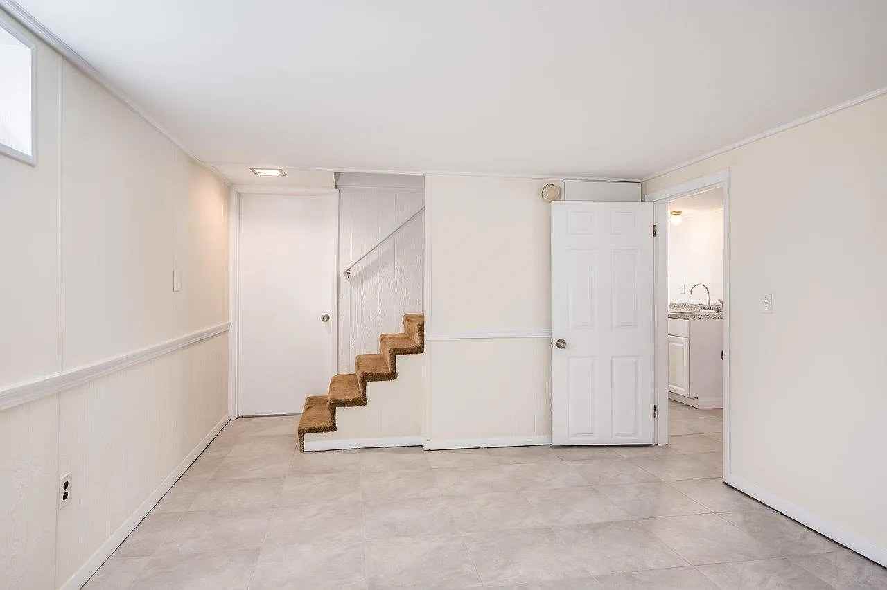 8 Woodridge Rd #ADU - Photo 5 of 10