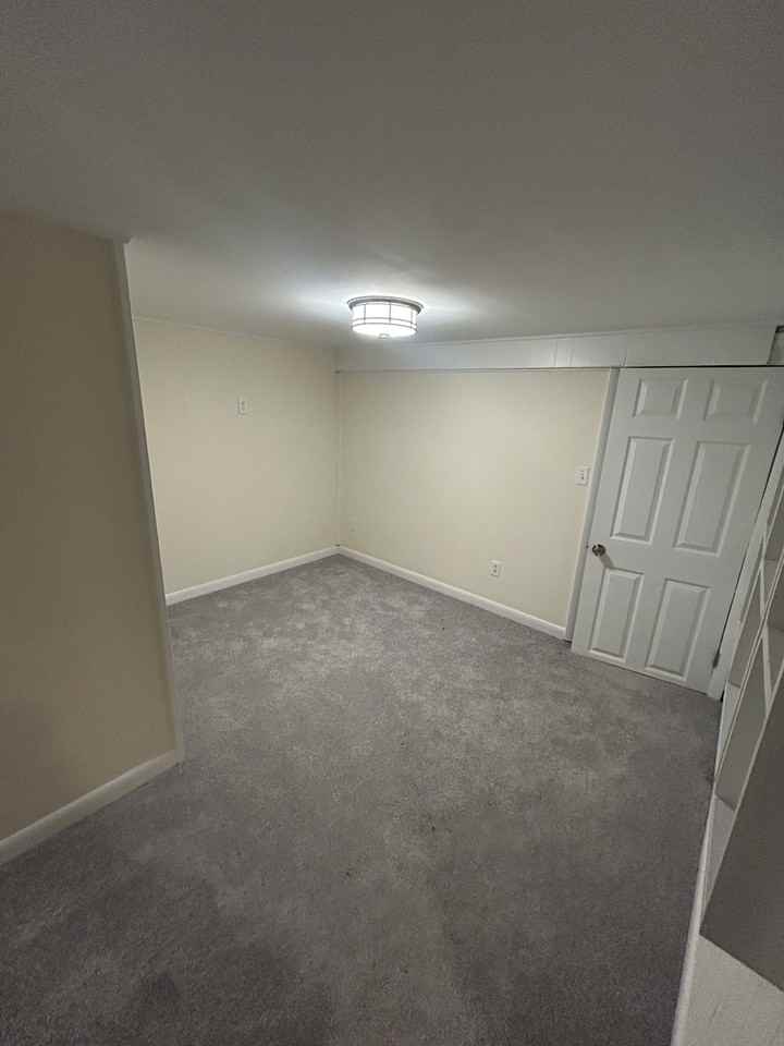 8 Woodridge Rd #ADU - Photo 7 of 10