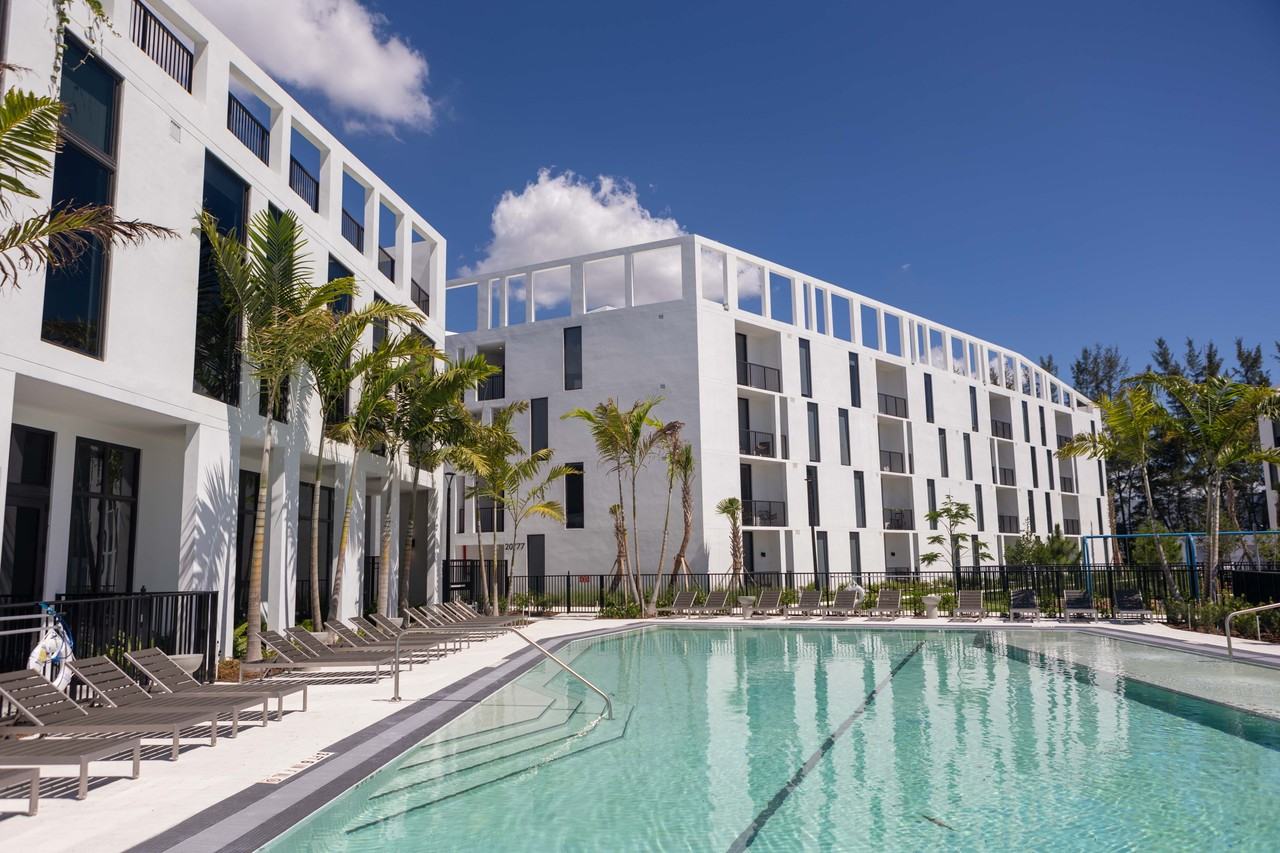 Laguna Gardens - Photo 3 of 50