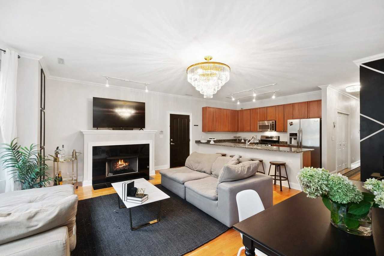 1801 W Addison St #2W - Photo 4 of 11