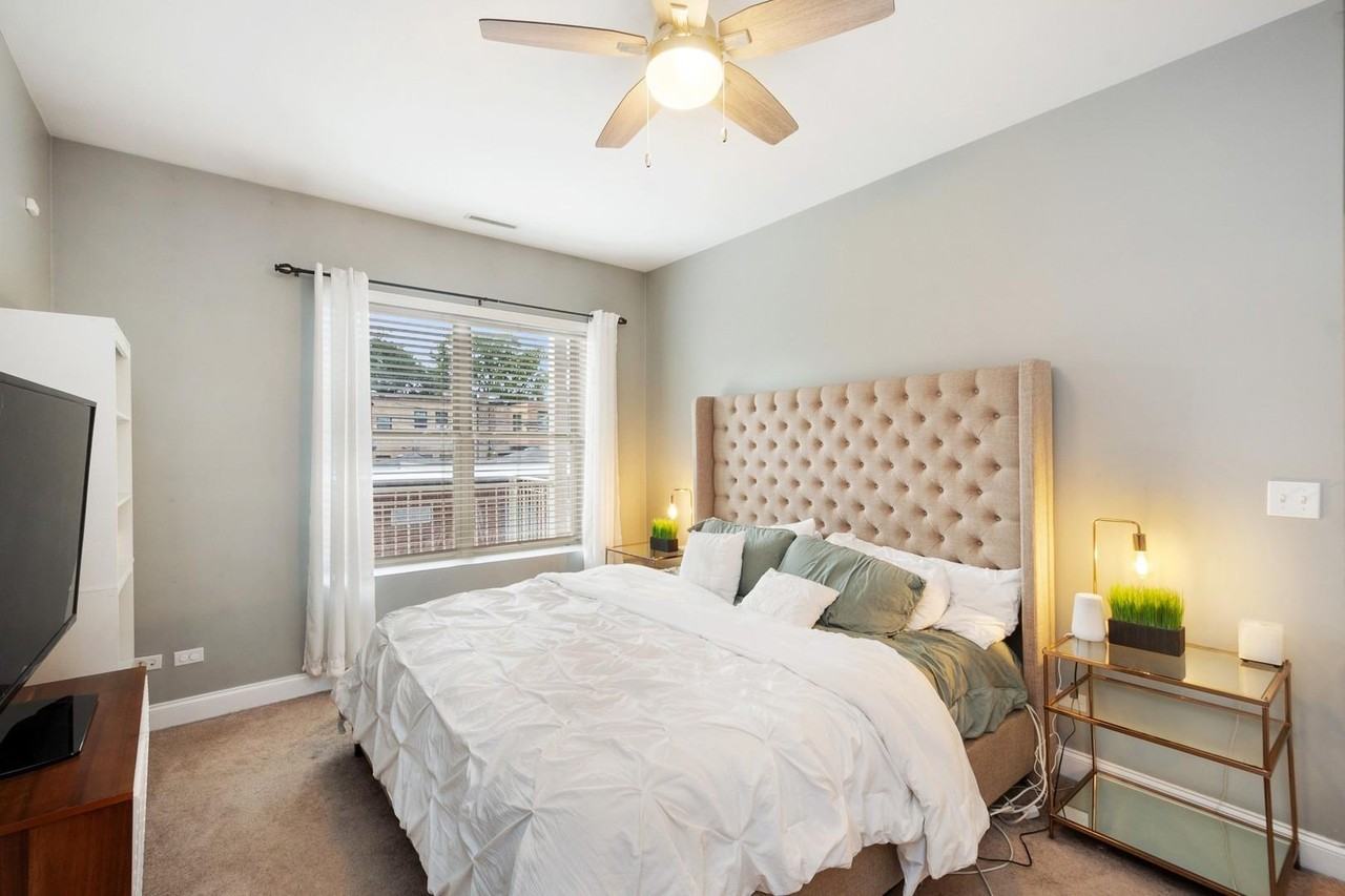 1801 W Addison St #2W - Photo 6 of 11