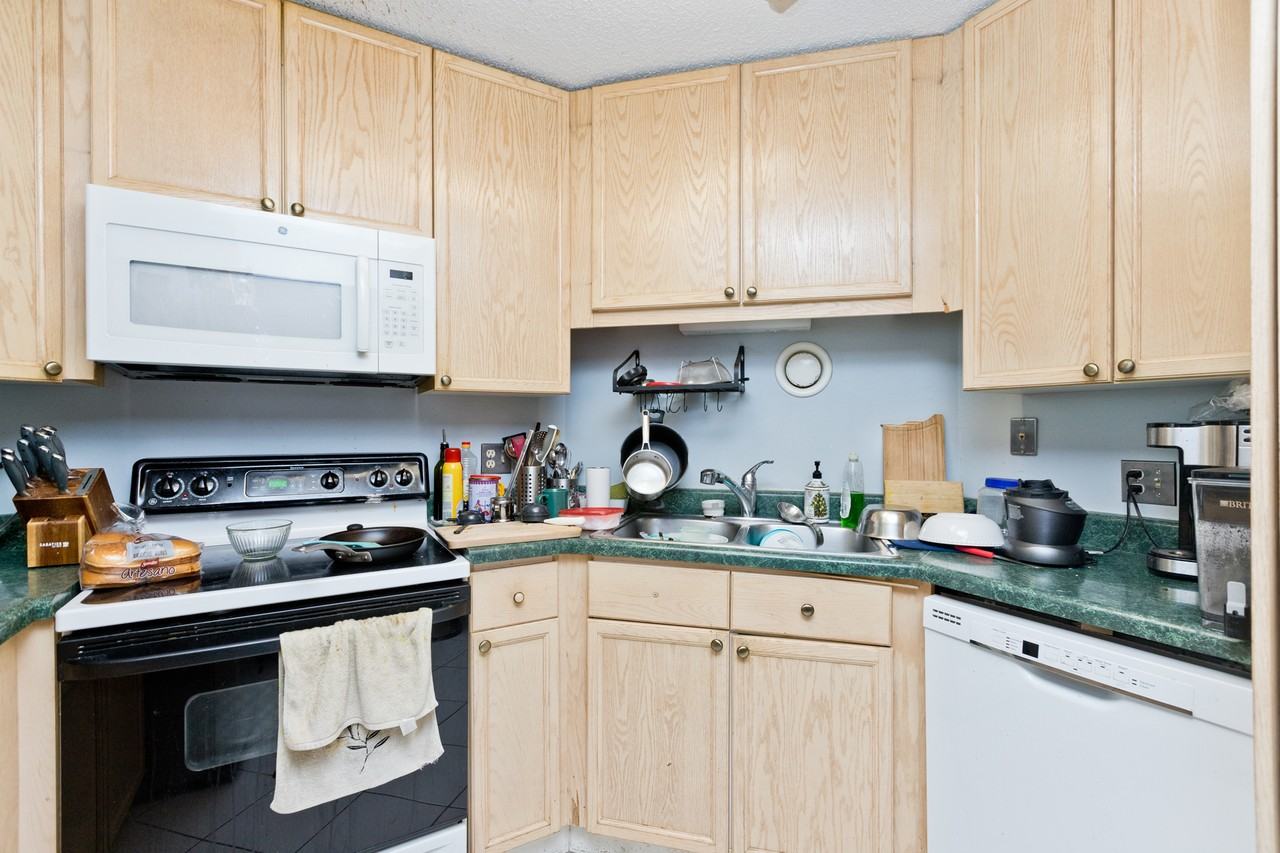 195 N Harbor Dr #3104 - Photo 7 of 11