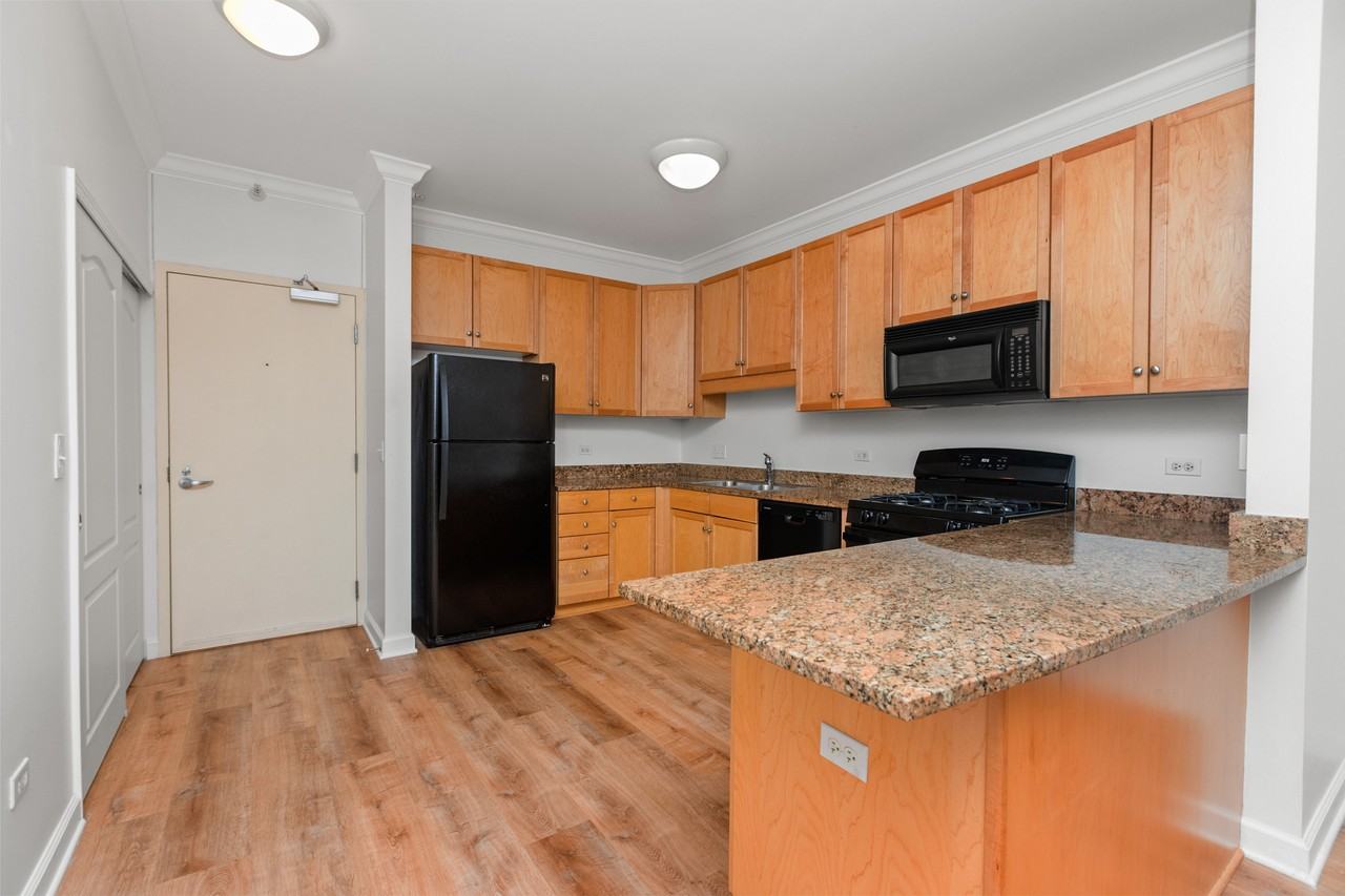 1133 S State St #503B - Photo 4 of 10