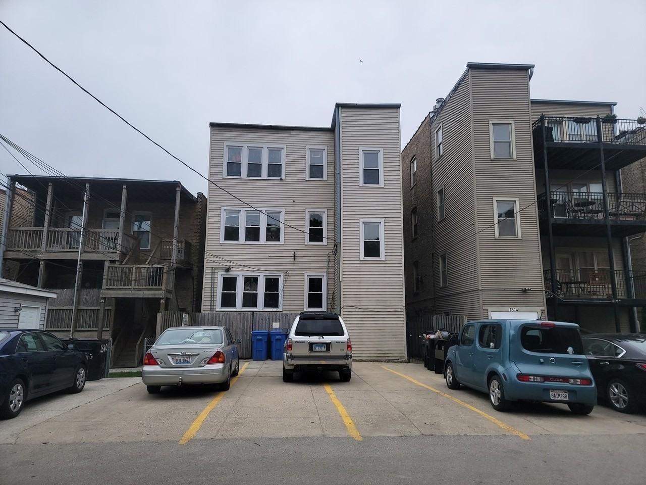 1312 W Winnemac Ave #1 - Photo 7 of 12